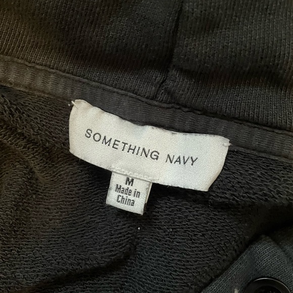 SOMETHING NAVY DOTTIE HOODED SWEATSHIRT DRESS IN BLACK - Picture 9 of 10